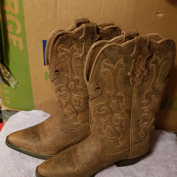 Boots - Picture 2 of 3